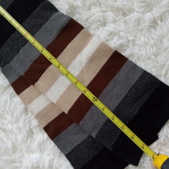 Scarf - Picture 2 of 3